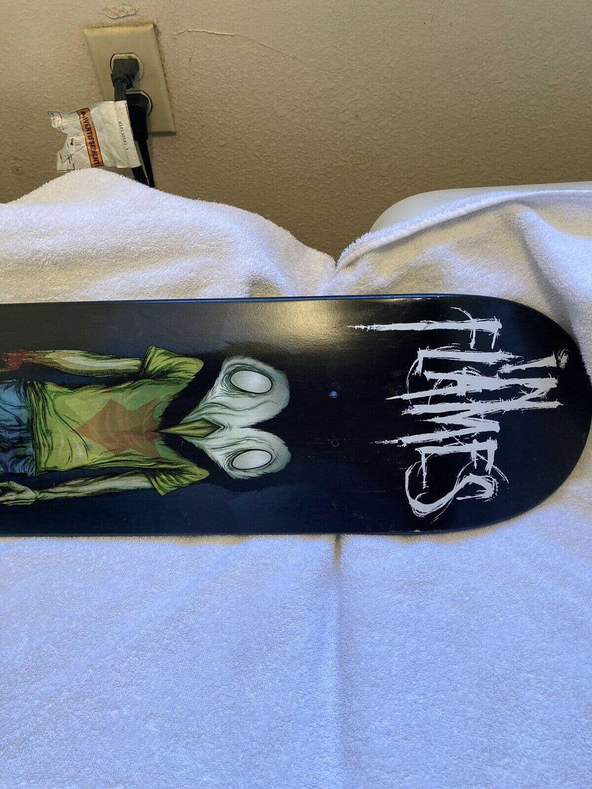 Sweet Skateboard - image 3