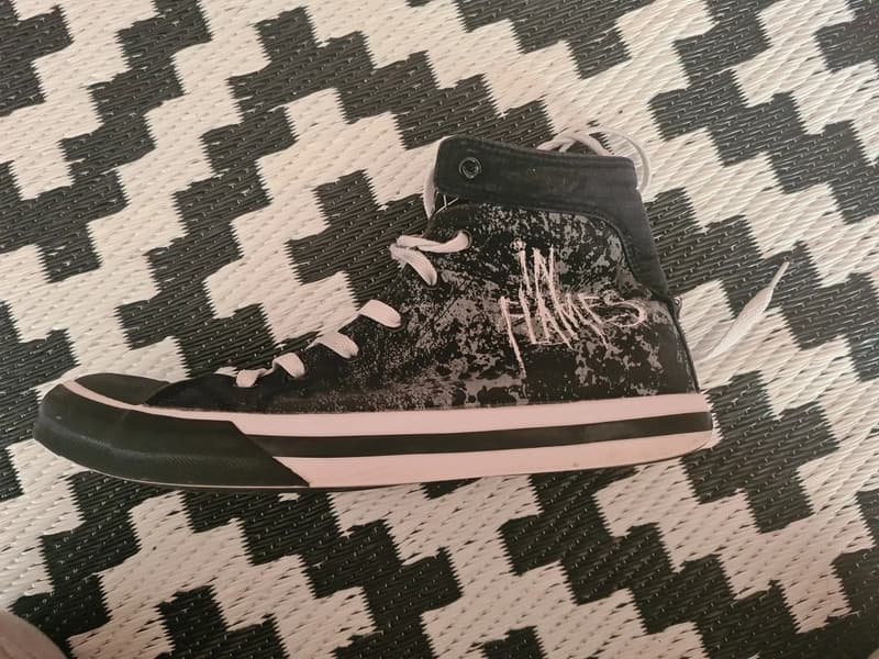 Logo shoes - image 3